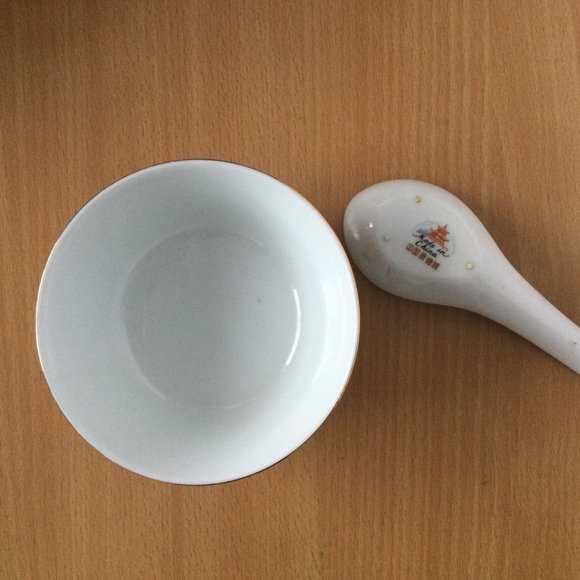Vintage Chinese Jingdezhen porcelain rice bowl and a spoon - Picture 5 of 5